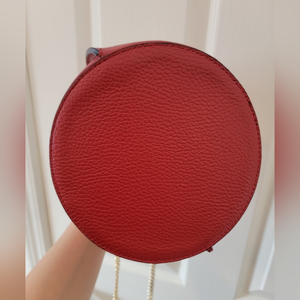 Elegant Red Bucket Bag - Picture 5 of 8